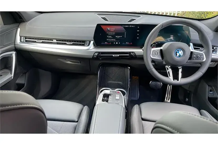 Usado BMW iX2 M Sport 150 kW (204 HP) 2026 Cinzento SUV