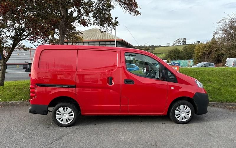 Used Nissan NV200 Acenta 2019 Red MPV