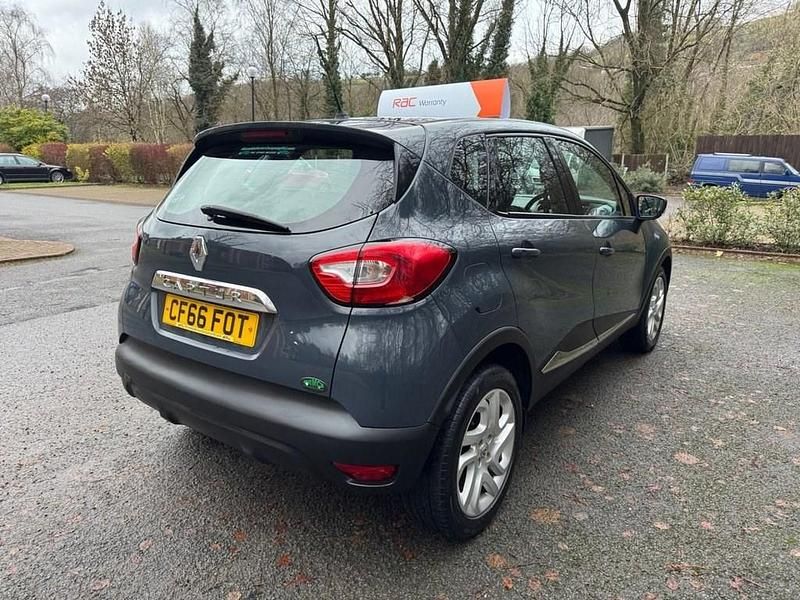 Used Renault Captur Dynamique 90 HP (66 kW) 2017 Blue SUV