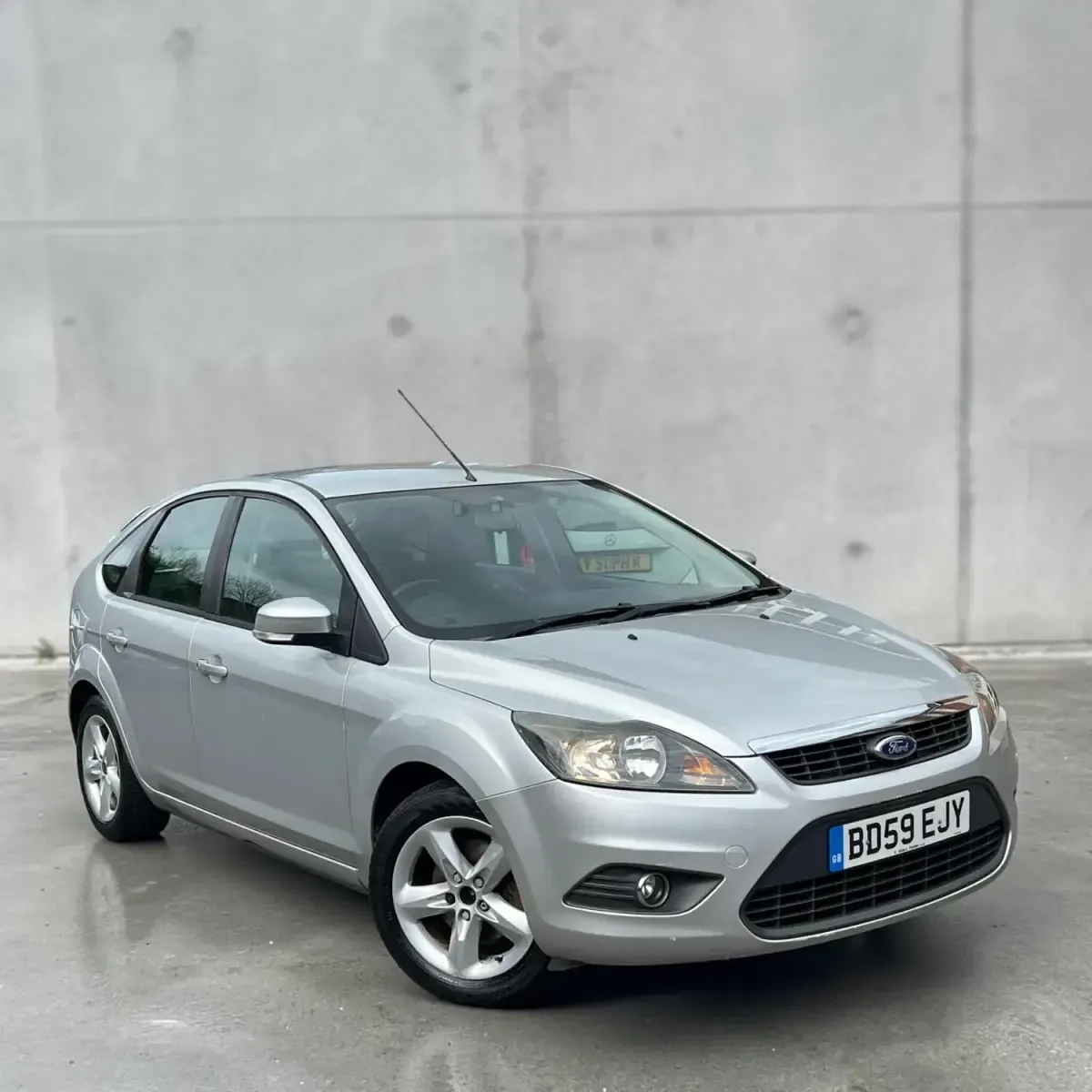 Used Ford Focus Zetec 2009 Silver Hatchback