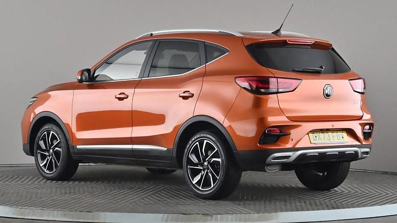 Used MG ZS Exclusive 111 HP (81 kW) 2023 Orange SUV