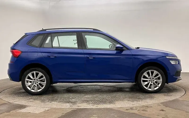 Used Skoda Kamiq SE 95 HP (69 kW) 2023 Blue SUV