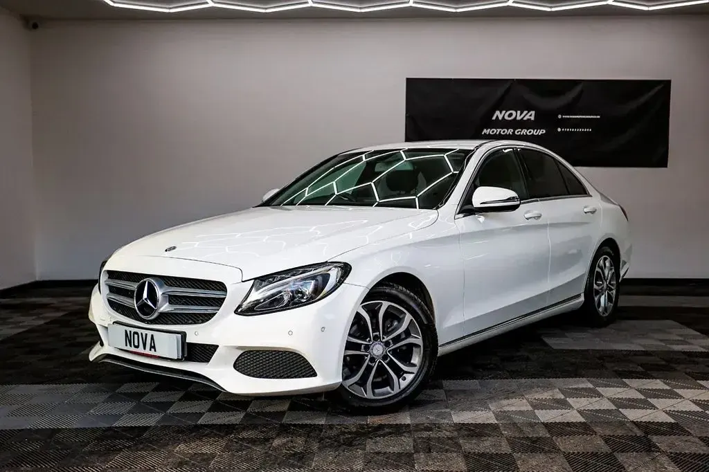 Used Mercedes C200 136 HP (100 kW) 2017 White Sedan