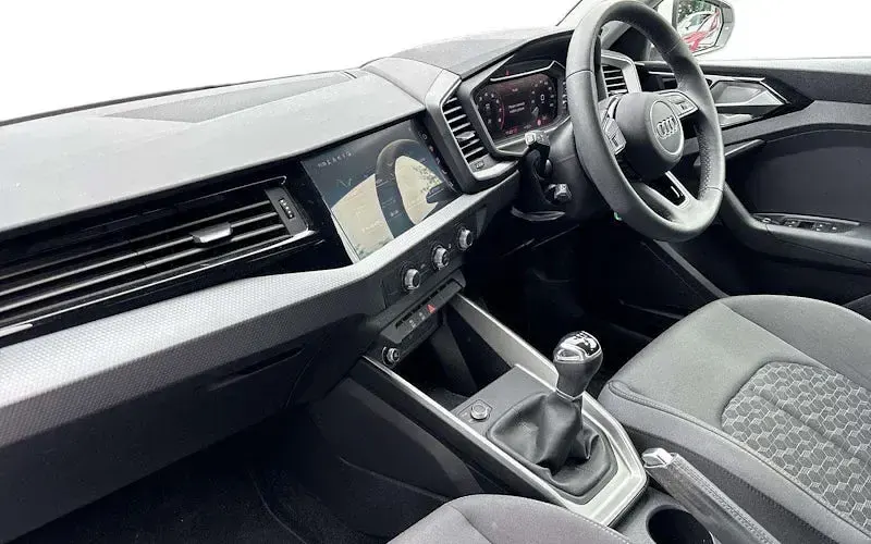 Used Audi A1 Sportback Sport 95 HP (69 kW) 2025 White Hatchback