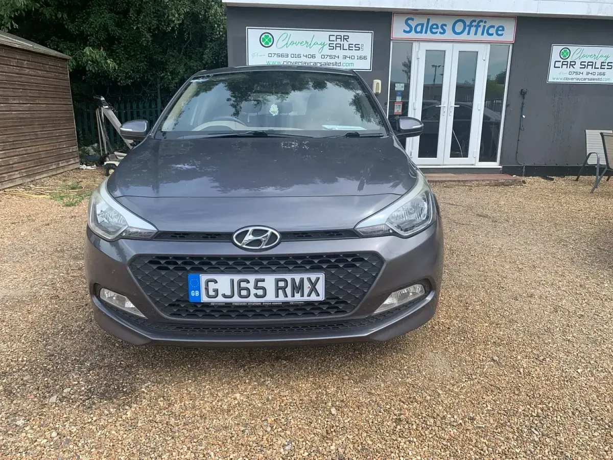 Used Hyundai i20 SE 84 HP (61 kW) 2015 Grey Hatchback