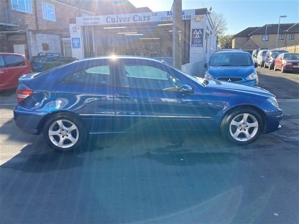 Blue Used 2008 Mercedes CLC220 SE Hatchback | £2,995 - Image 1/1