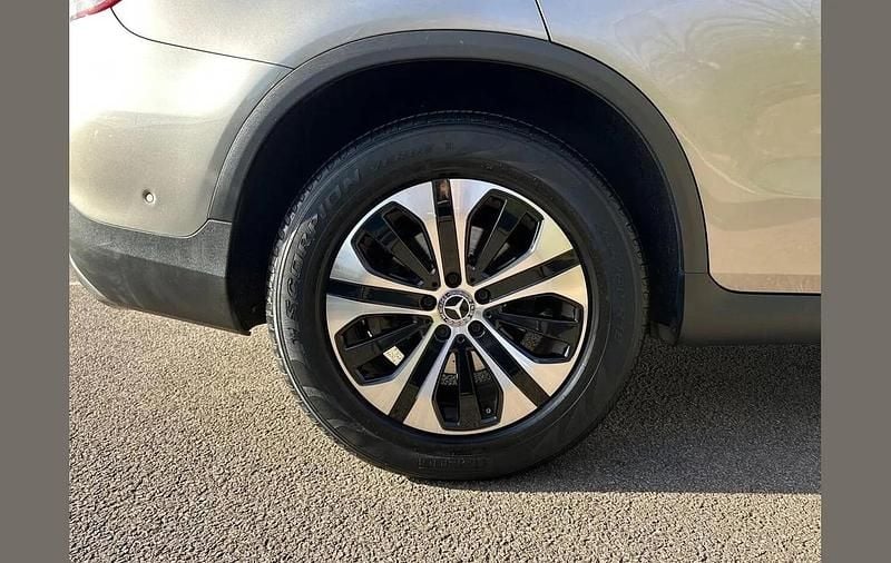 Used Mercedes GLC220 191 HP (140 kW) 2019 Silver SUV