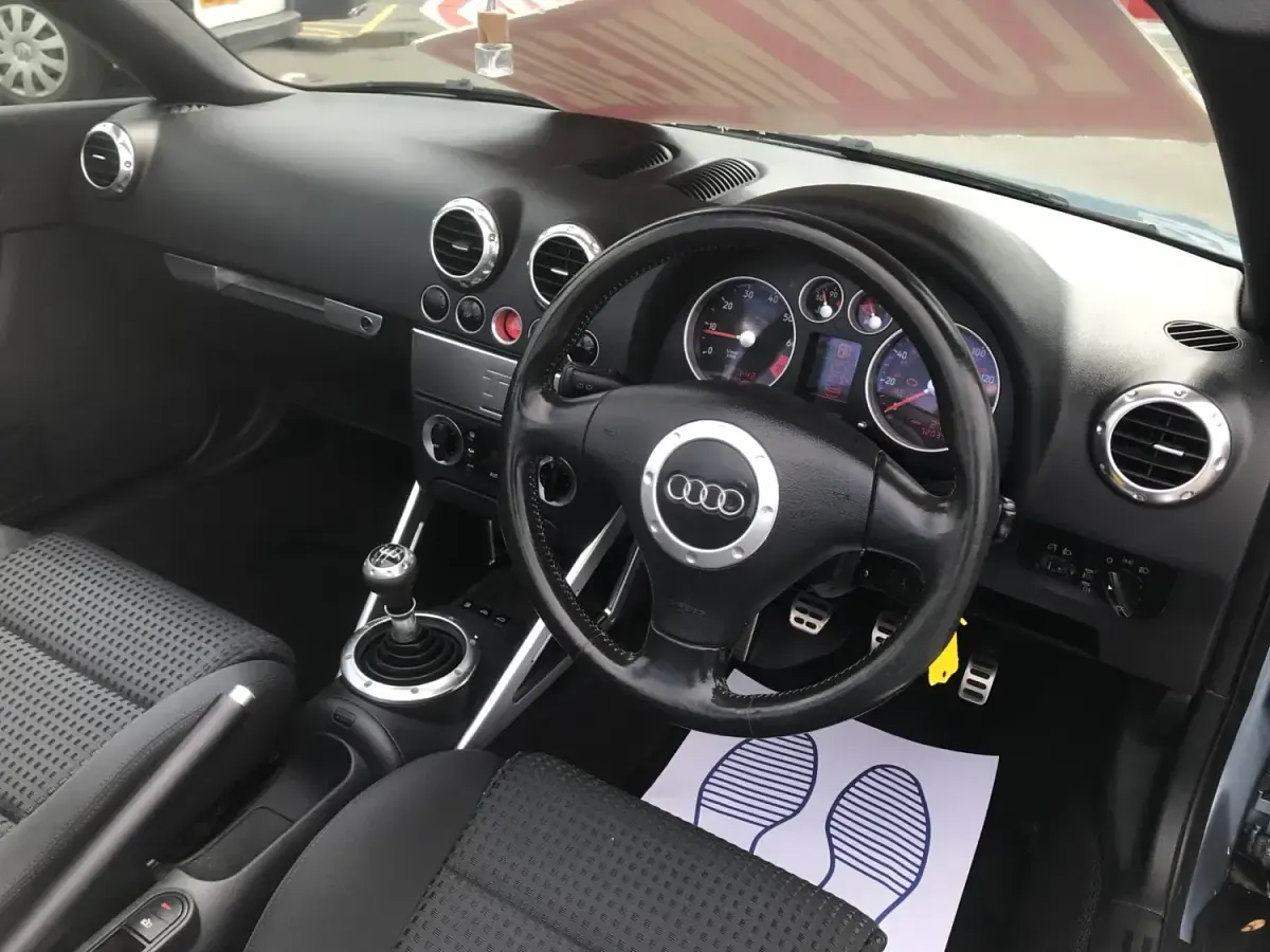 Begagnad Audi TT 2004 Blå Sportkupé