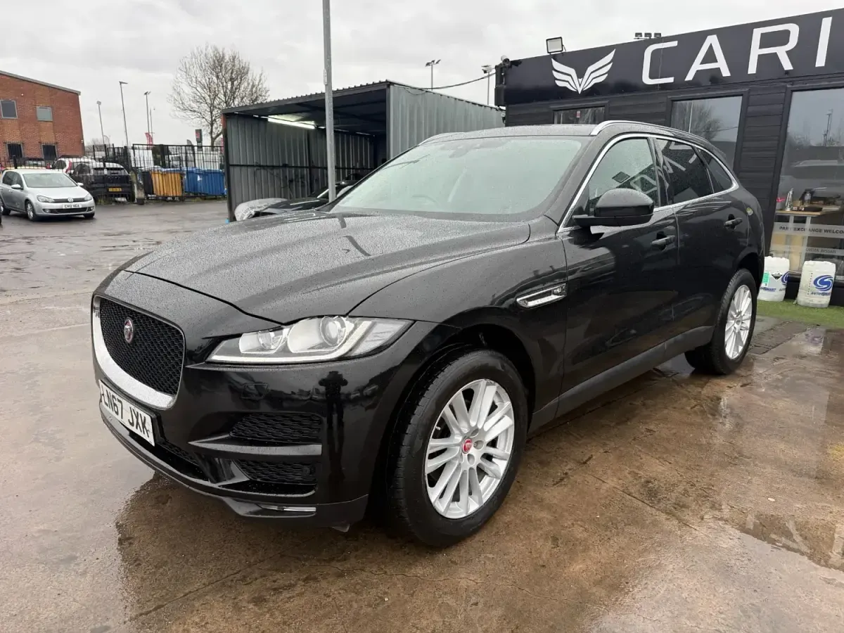 Second-hand Jaguar F-Pace Portfolio 2017 Negru SUV