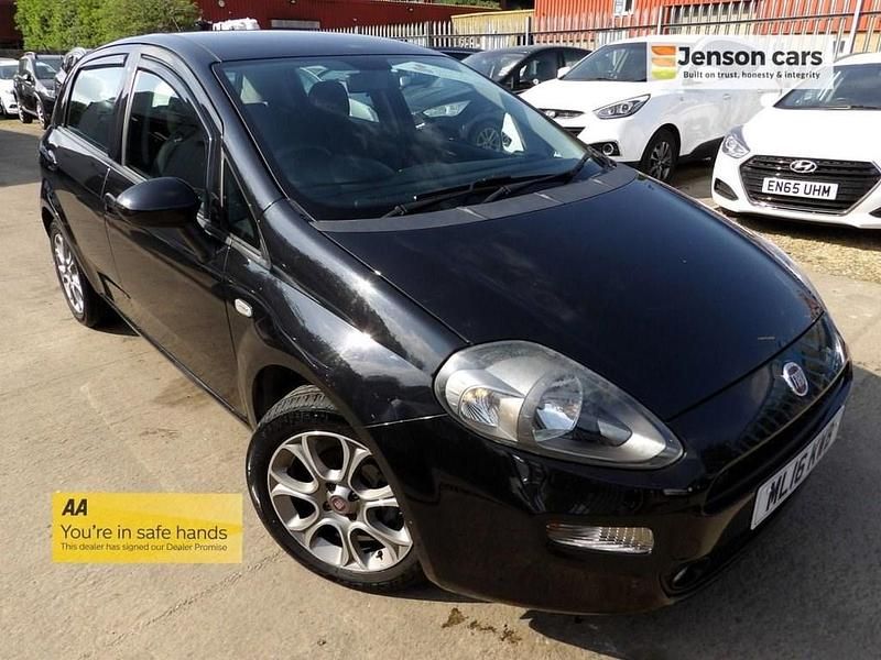 Black Used 2016 Fiat Punto Easy Plus Hatchback | £5,490 (Fair price) - Image 1/4