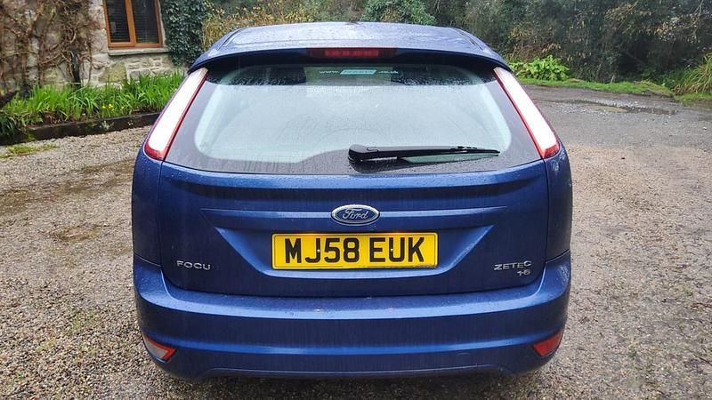 Used Ford Focus Zetec 100 HP (73 kW) 2008 Blue Hatchback