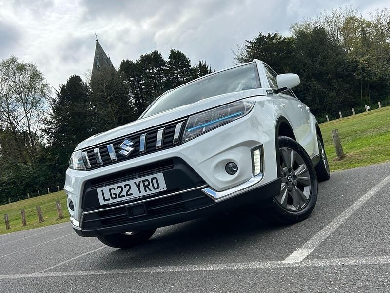 Gebraucht Suzuki Vitara SZ-T 129 PS (94 kW) 2022 Weiß SUV