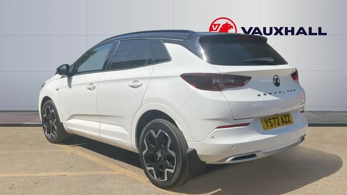 Used Vauxhall Grandland X Ultimate 130 HP (95 kW) 2022 White SUV