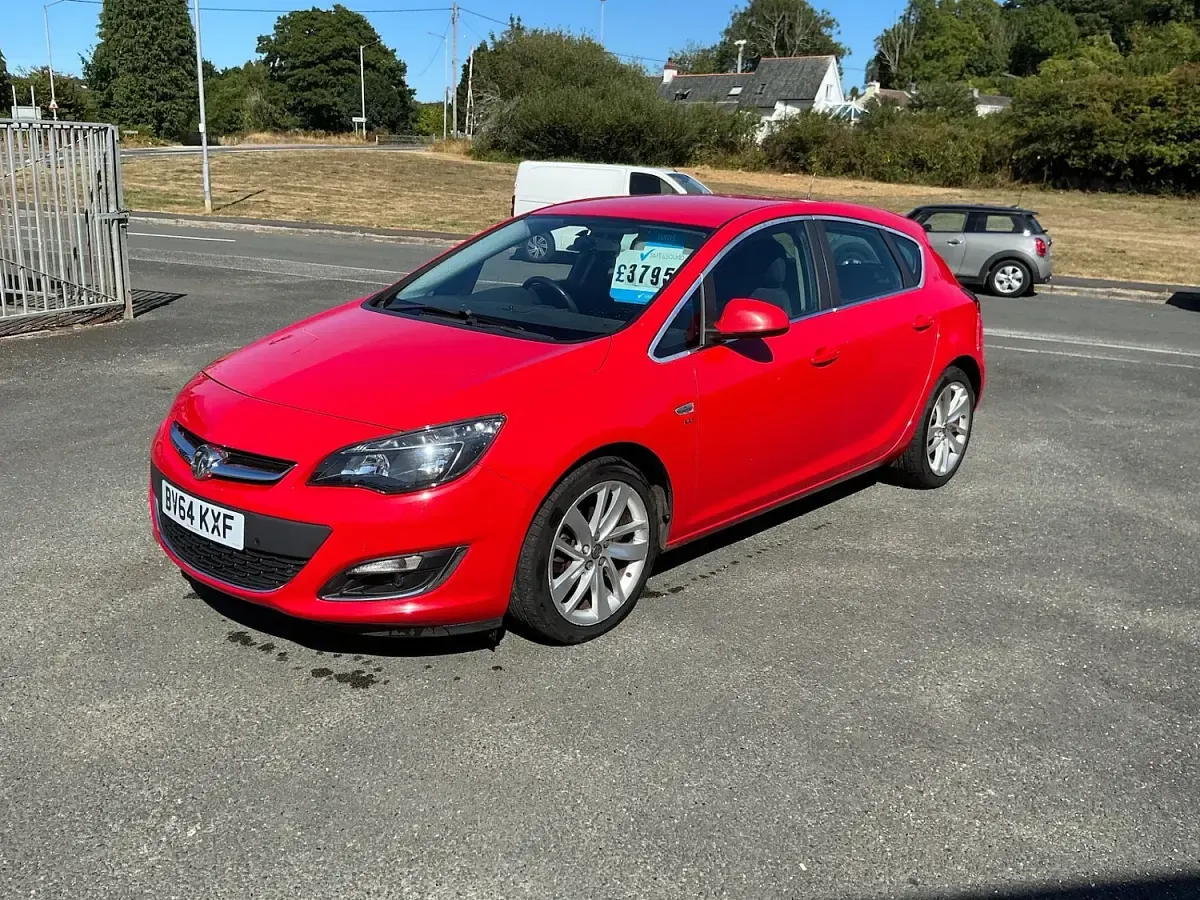 Used Vauxhall Astra SRi 2015 Red Hatchback