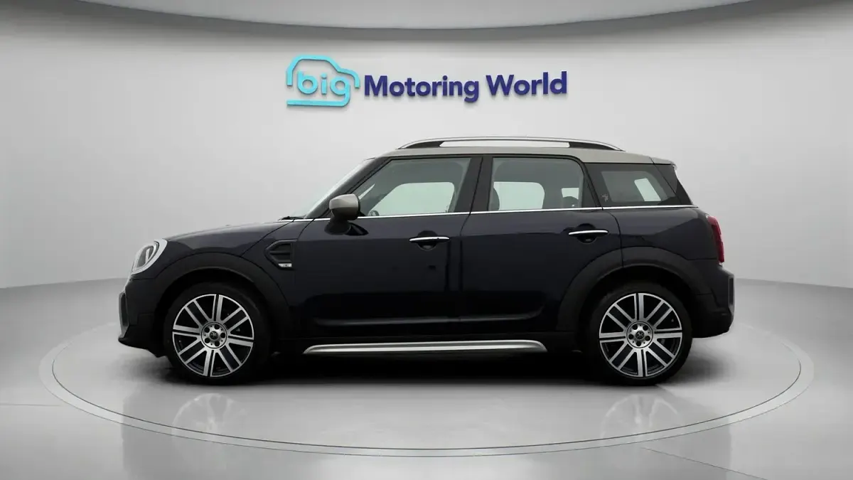 Used Mini Cooper Countryman Exclusive 134 HP (98 kW) 2023 Blue/black SUV