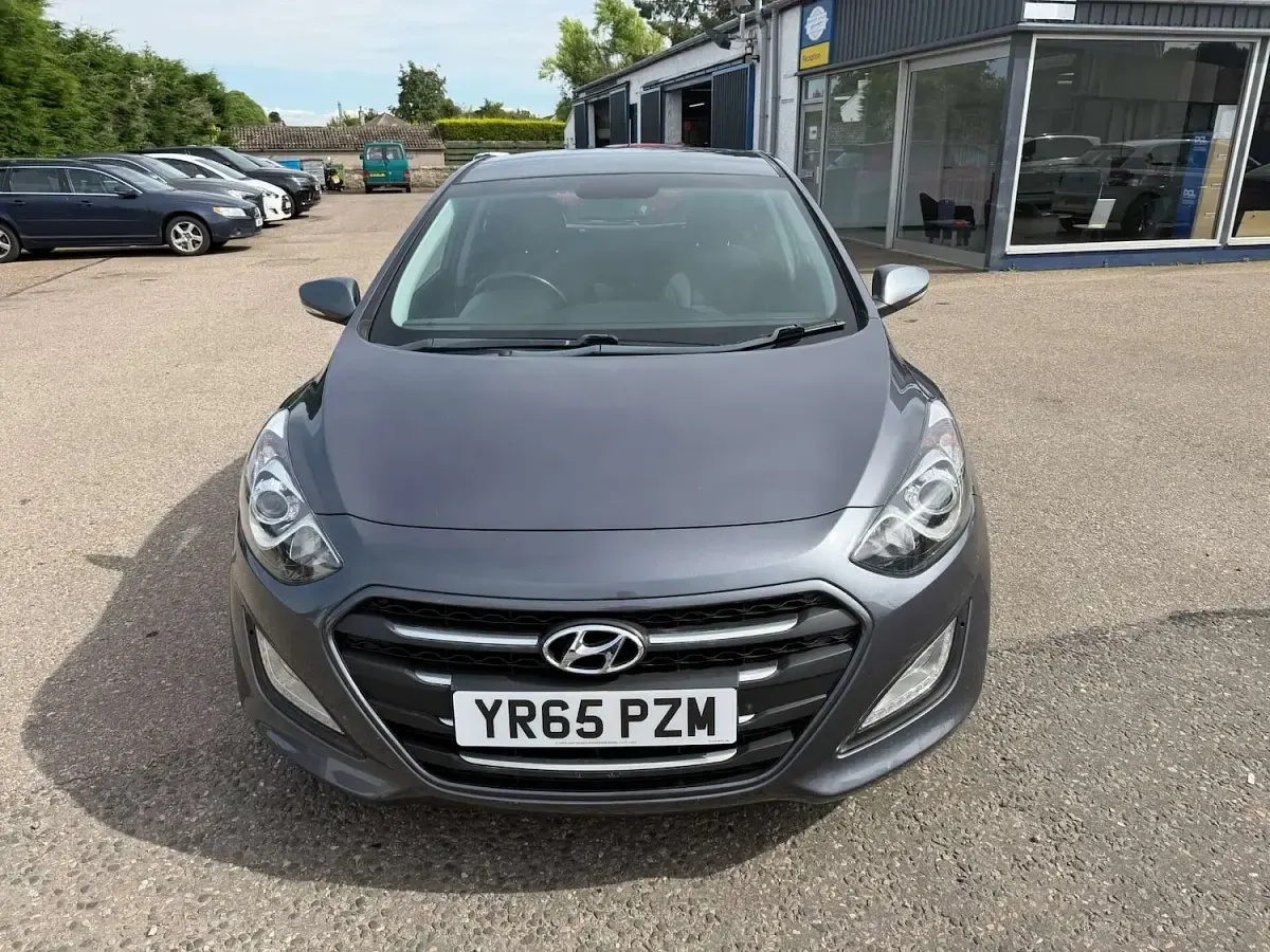 Used Hyundai i30 SE 108 HP (79 kW) 2015 Grey Hatchback