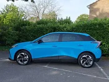 Used MG MG4 EV SE 125 kW (170 HP) 2023 Blue Hatchback