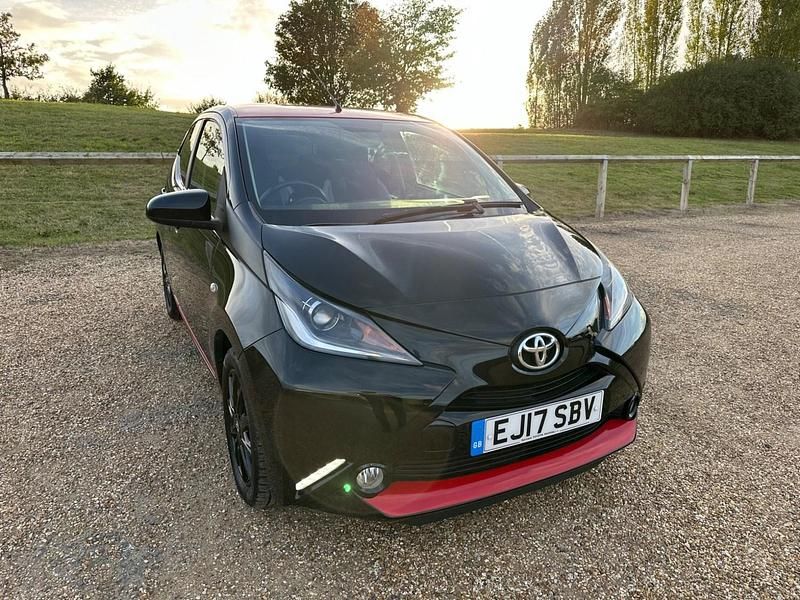 Black Used 2017 Toyota Aygo x-press Hatchback | £7,475 (Fair price) - Image 1/4
