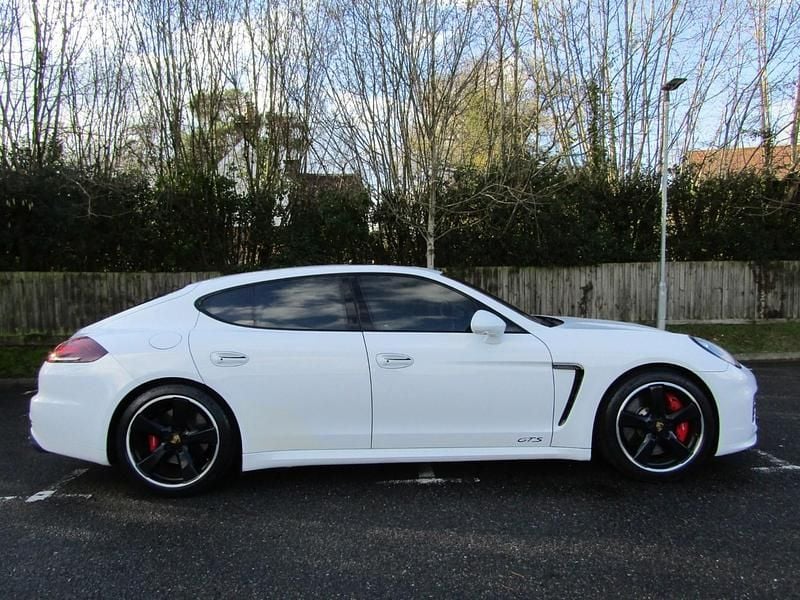 Used Porsche Panamera 434 HP (319 kW) 2015 Hatchback