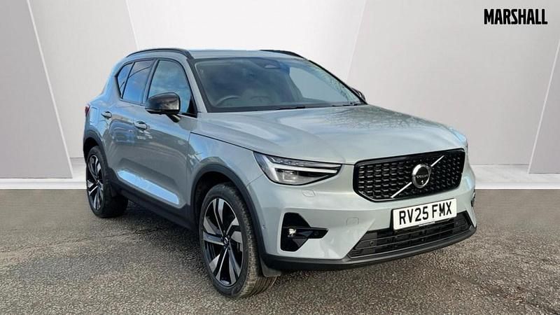 Vapour grey Used 2025 Volvo XC40 Ultra SUV | £32,480 (Fair price) - Image 1/4