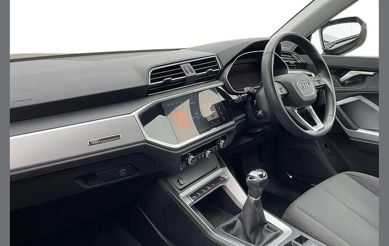 Begagnad Audi Q3 Design 147 HK (108 kW) 2022 Blå SUV