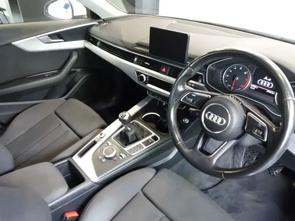 Begagnad Audi A4 Sport 150 HK (110 kW) 2016 Vit Kombi