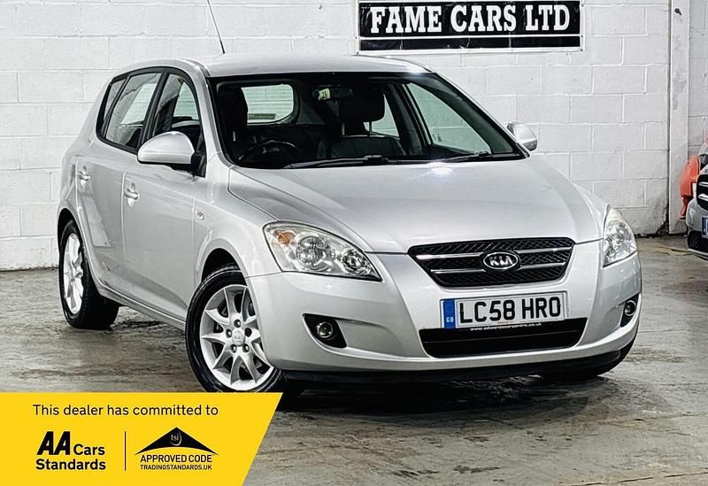 Silver Used 2008 Kia Ceed Hatchback | £1,795 (Super price) - Image 1/3