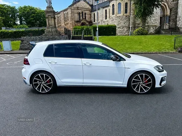 Used VW Golf VII GTD 184 HP (135 kW) 2017 White Hatchback