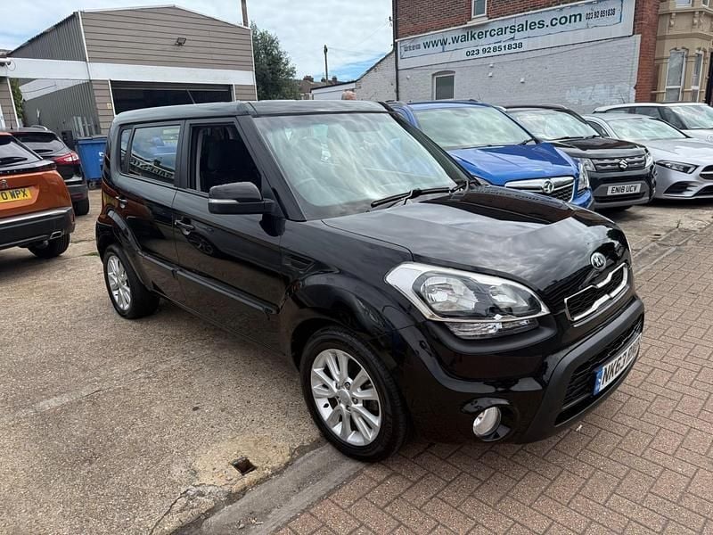 Black Used 2013 Kia Soul 2 SUV | £5,995 (A bit pricey) - Image 1/4