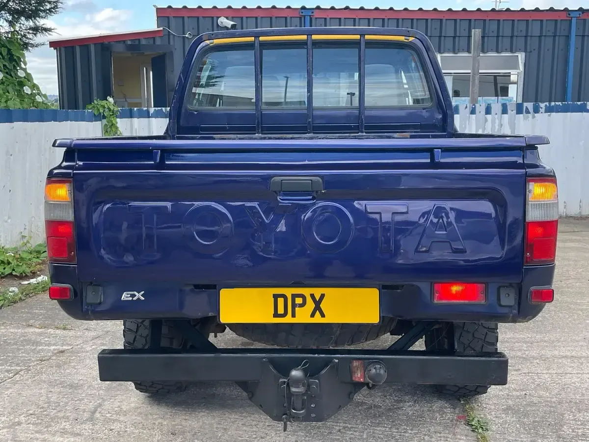 Used Toyota HiLux 102 HP (75 kW) 2000 Blue Pickup