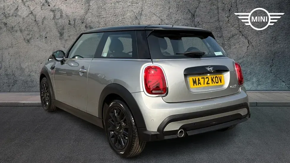 Used Mini Cooper Classic 134 HP (98 kW) 2022 Silver Hatchback