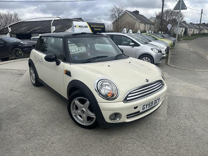 Used Mini Cooper Hatch 2009 White Hatchback