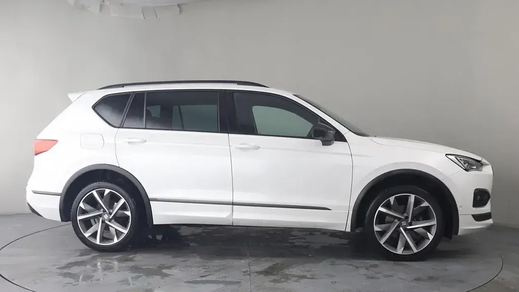 Used Seat Tarraco FR Sport 150 HP (110 kW) 2024 White SUV