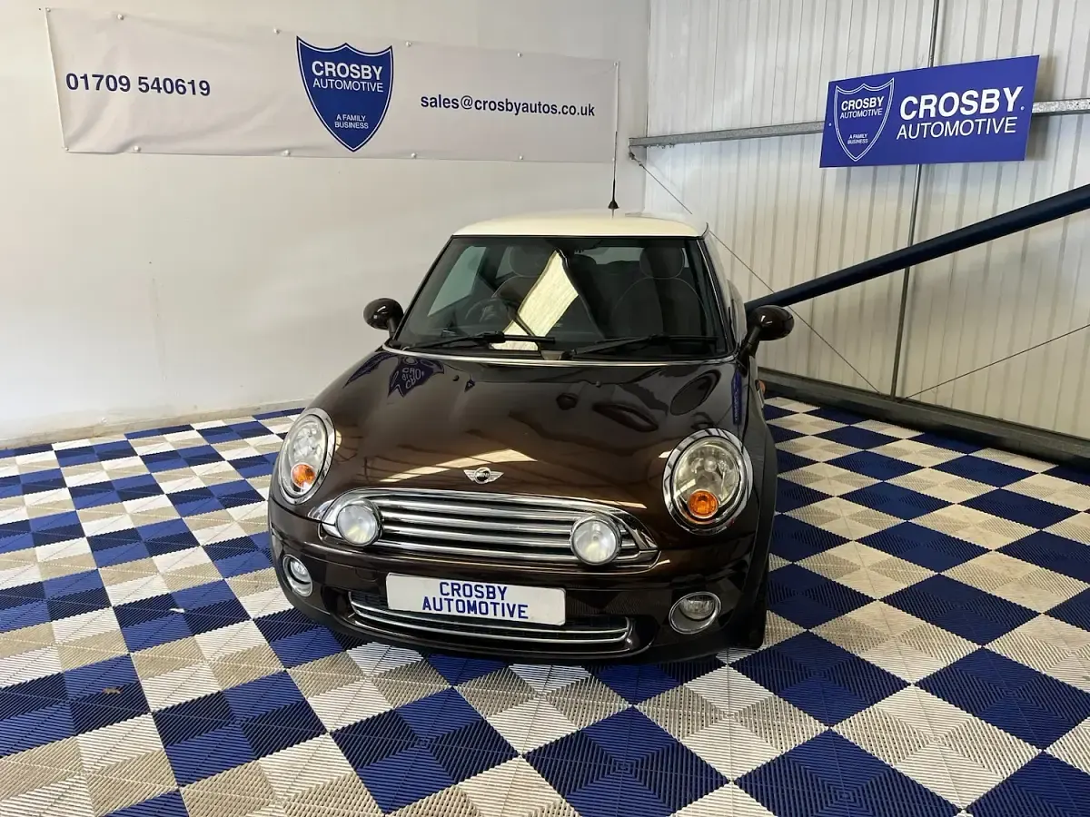 Used Mini Cooper Hatch 122 HP (89 kW) 2010 Brown Hatchback