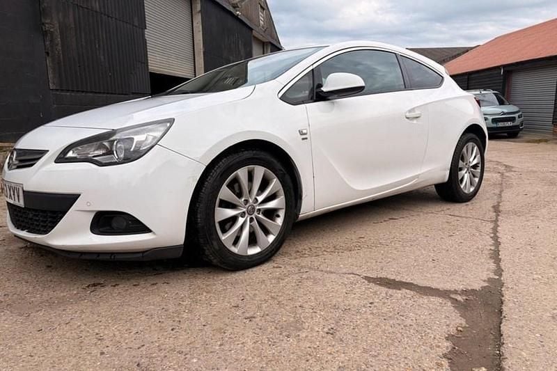 Used Vauxhall Astra GTC SRi 180 HP (132 kW) 2013 Coupe