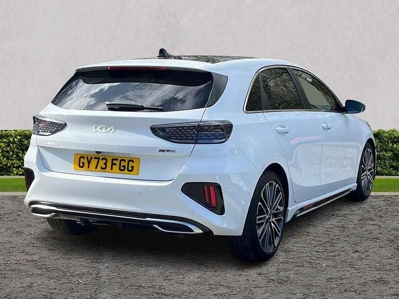 Used Kia Ceed GT-Line S 2023 White Hatchback