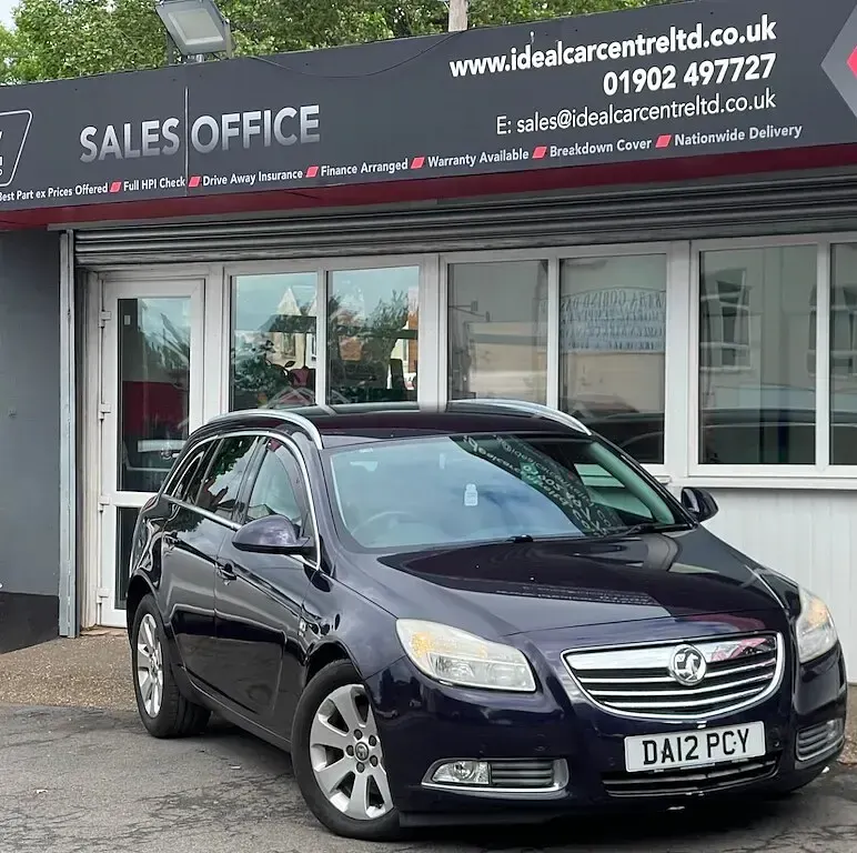 Used Vauxhall Insignia SRi 160 HP (117 kW) 2012 Blue Estate