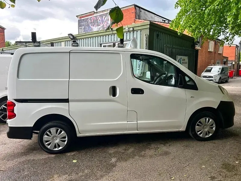 Used Nissan NV200 Acenta 90 HP (66 kW) 2014 White MPV