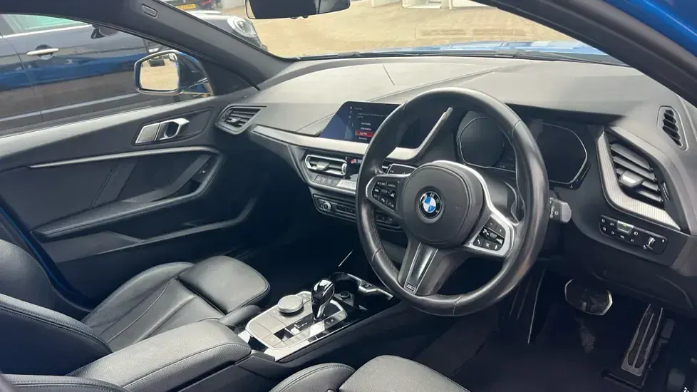 Used BMW 118 M Sport 140 HP (102 kW) 2020 Misano blue metallic Hatchback