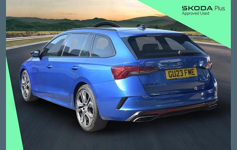 Used Skoda Octavia vRS 245 HP (180 kW) 2023 Blue Estate