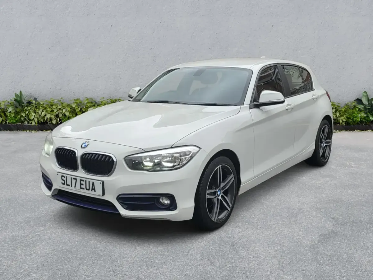 Used BMW 118 Sport Line 136 HP (100 kW) 2017 White Hatchback