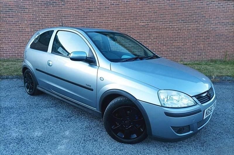 Silver Used 2006 Vauxhall Corsa Hatchback | £600 (A bit pricey) - Image 1/1
