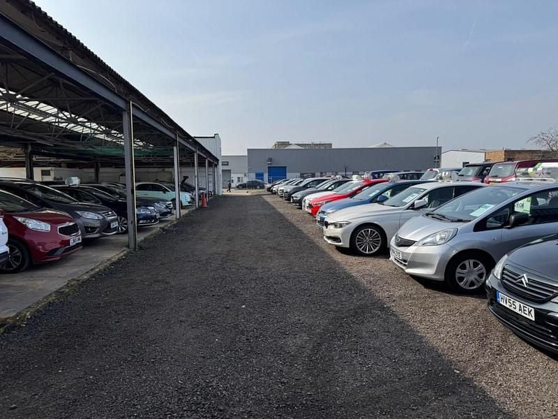 Used Nissan Juke Tekna 110 HP (80 kW) 2016 Black SUV