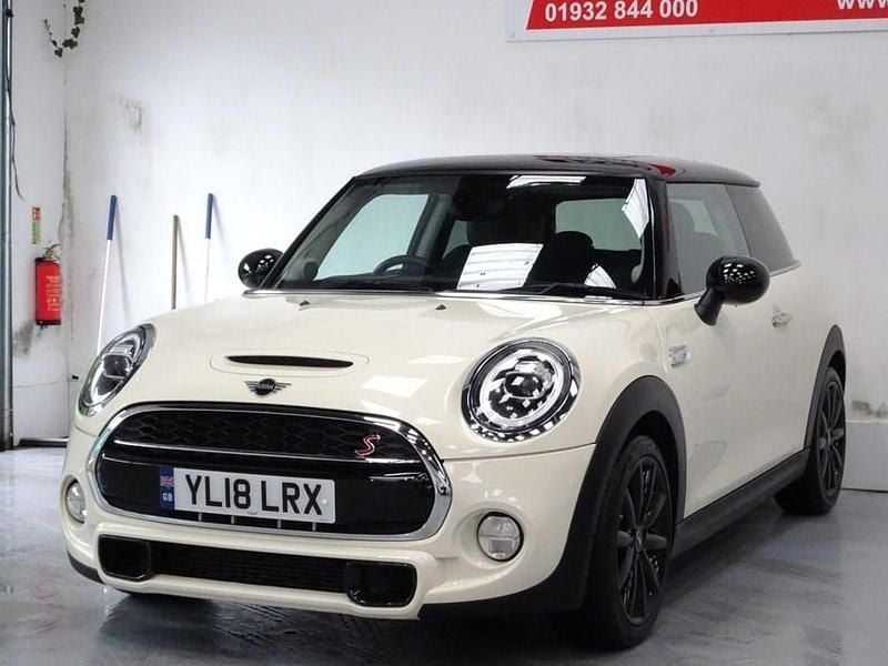 Used Mini Cooper S Hatch 192 HP (141 kW) 2018 White Hatchback