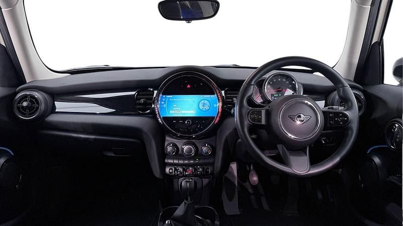 Used Mini Cooper Classic 134 HP (98 kW) 2022 White Hatchback