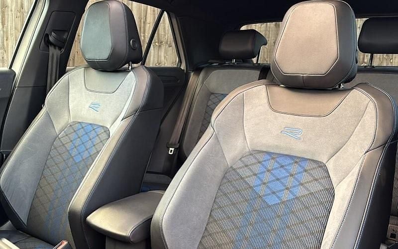 Used 2025 VW T-Roc R SUV | £30,999 (Fair price) - Image 1/4