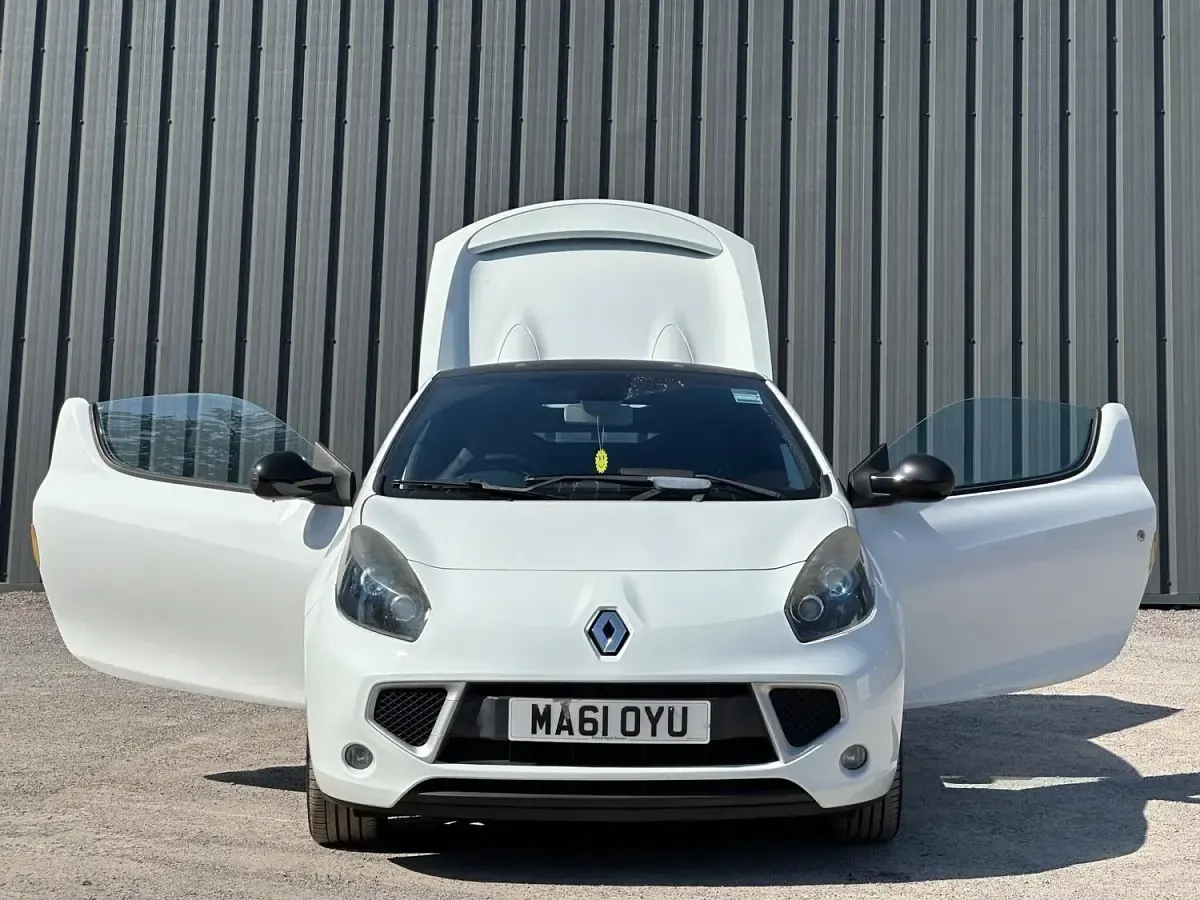 Used Renault Wind GT-Line 2011 White Cabriolet