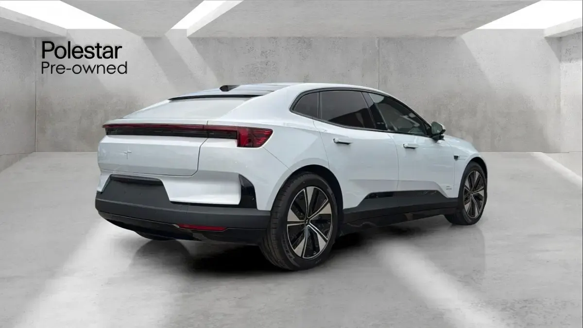 Usado Polestar 4 Plus 200 kW (272 CV) 2025 Plateado SUV