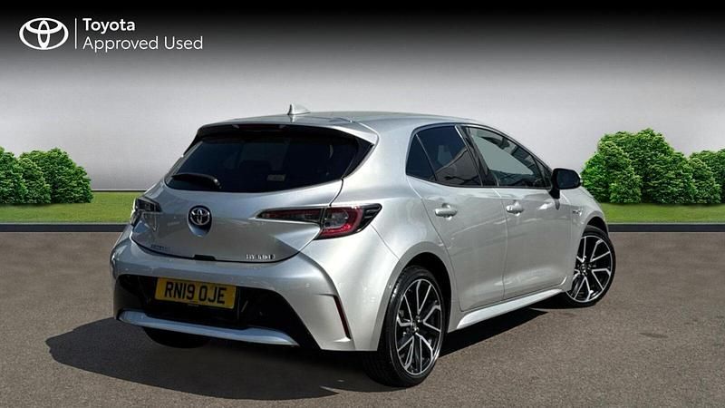 Used Toyota Corolla 122 HP (89 kW) 2019 Sterling silver