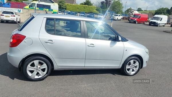 Used Skoda Fabia SE 69 HP (50 kW) 2015 Silver Hatchback